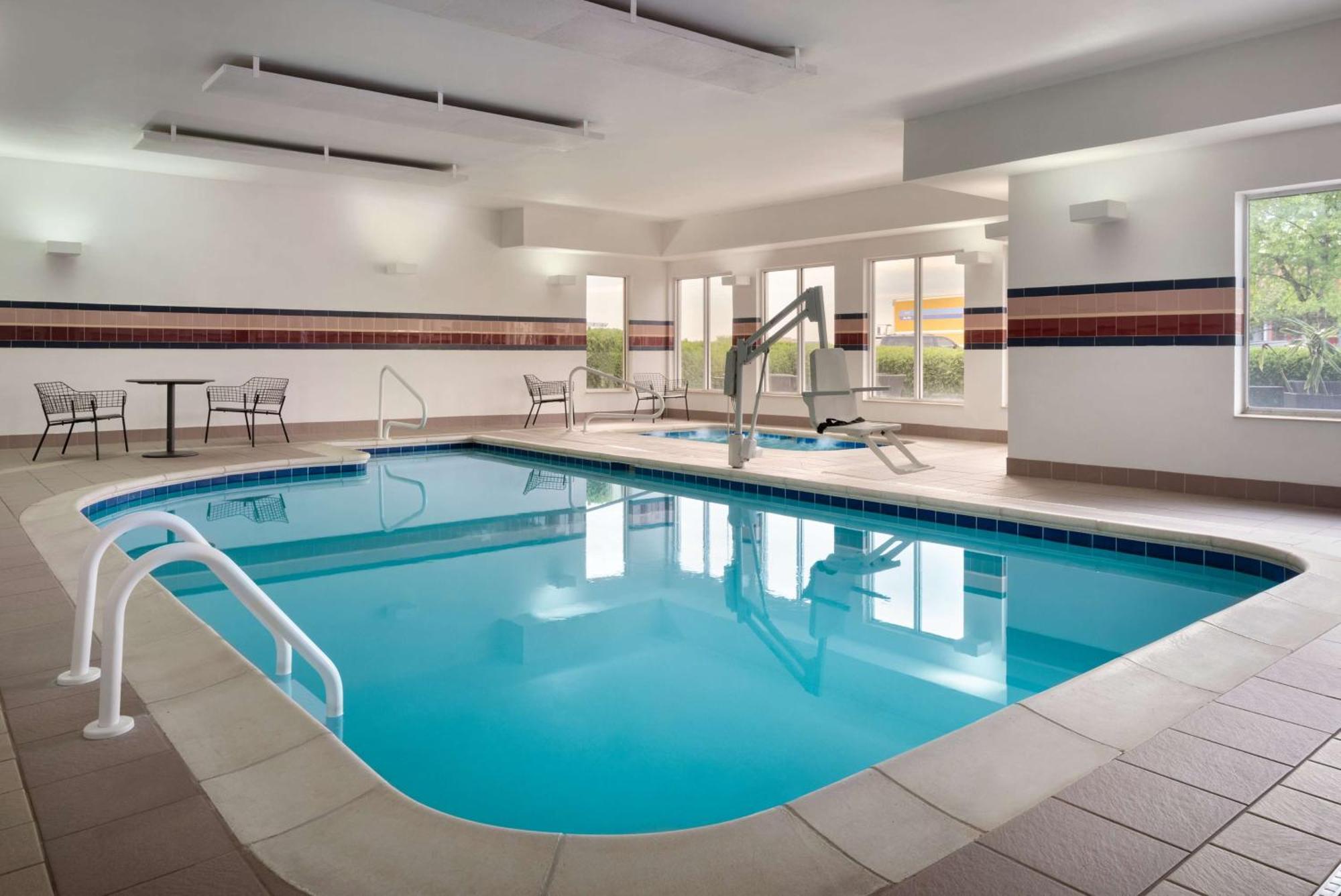 Hilton Garden Inn Fort Wayne Ellisville Exterior photo