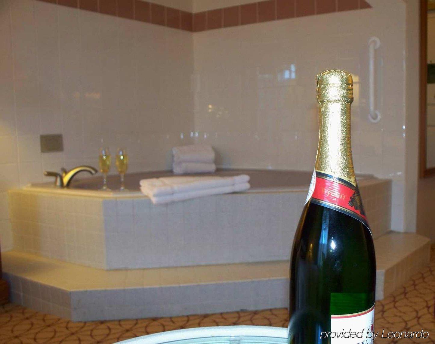 Hilton Garden Inn Fort Wayne Ellisville Room photo